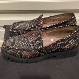 Donald Pliner loafers